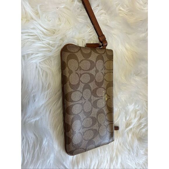 Coach Large Wristlet Clutch Top Zip Brown $125 signature C used - Picture 2 of 9